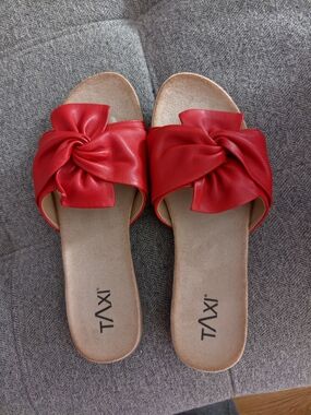 Red Knot Slide Sandals Nwot Taxi Brand